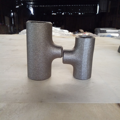 Threaded Connection Carbon Steel Tees With SCH20-SCH160 Thickness And Durable Connection